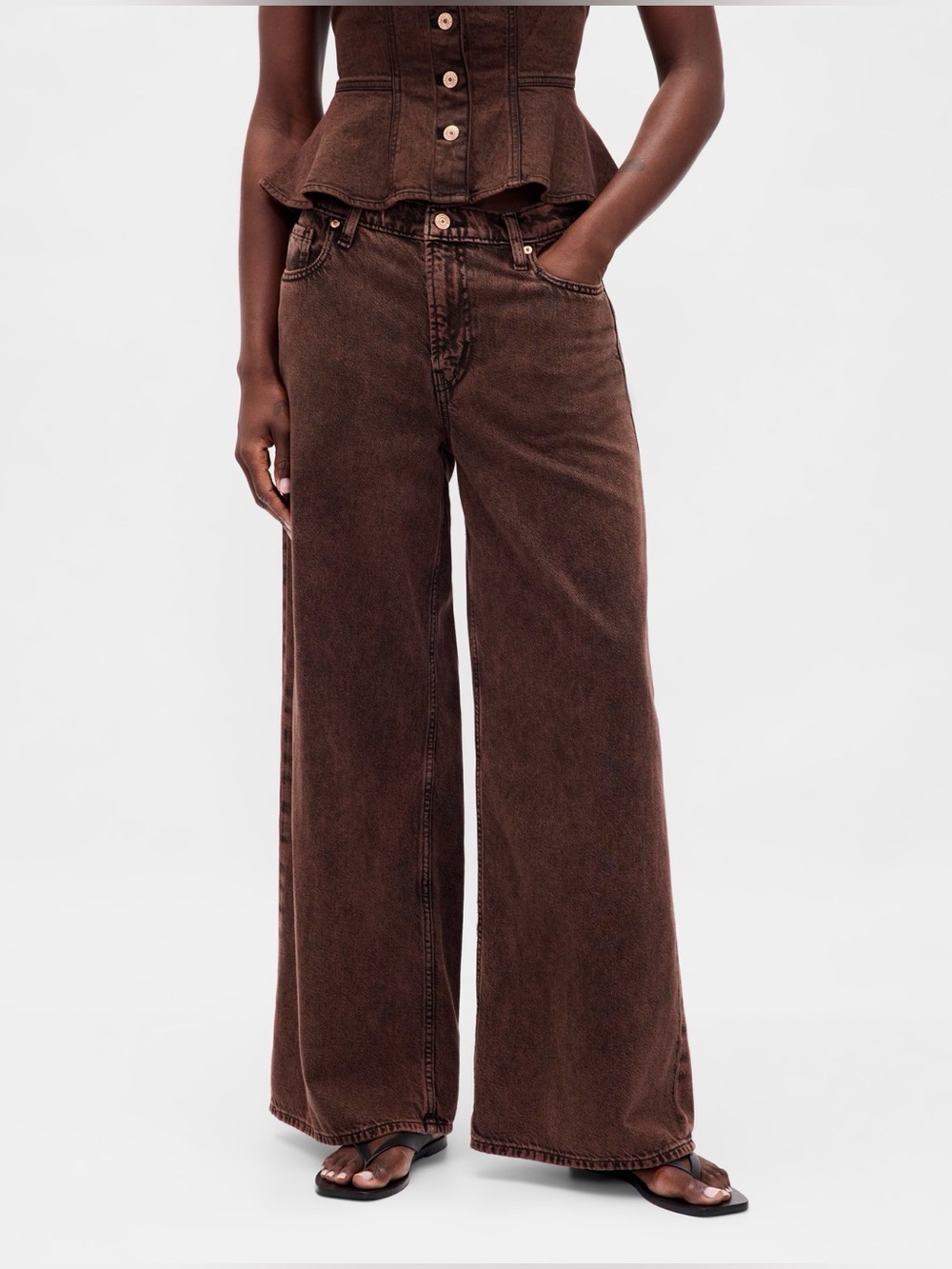NWOT GAP Mid Rise UltraSoft Baggy Jeans in the *SOLD OUT* Chocolate Brown 30/10